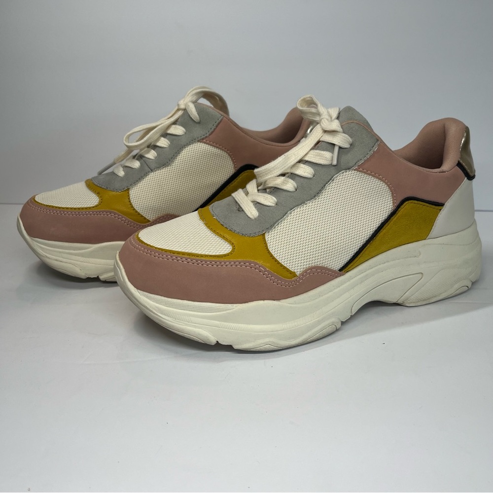 Big Buddha Sneakers Tennis Shoes. Size 10 Women. Multicolor. Suede